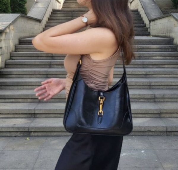 Borsa nera a spalla