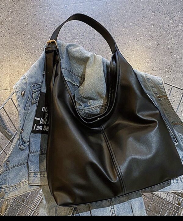 Borsa nera  a spalla similpelle - immagine 2