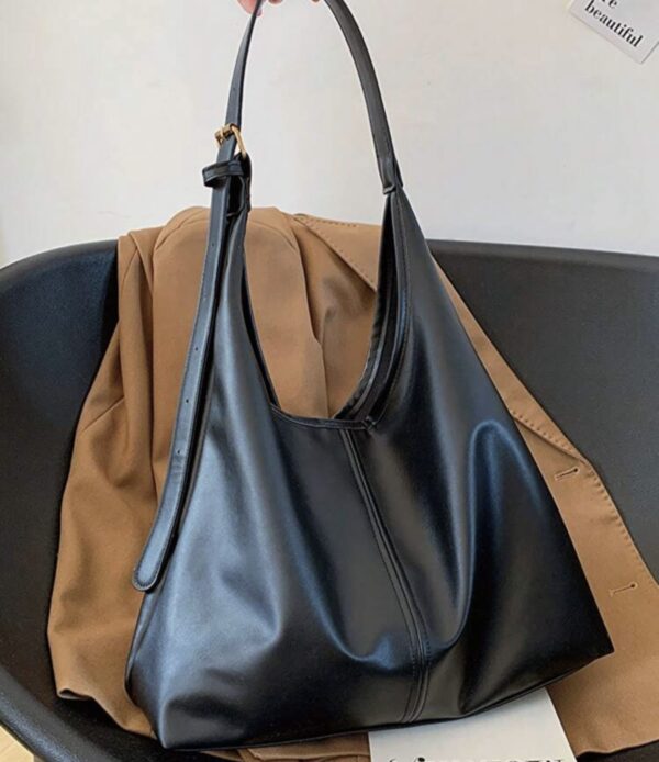Borsa nera  a spalla similpelle - immagine 3