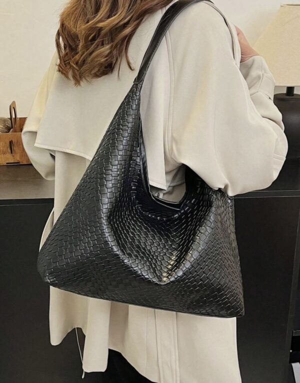 Borsa nera a spalla - immagine 2