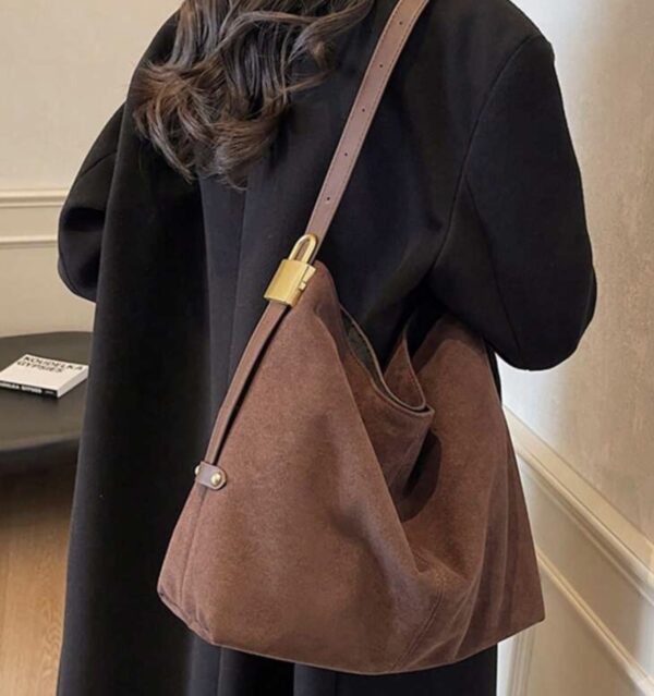 Borsa marrone con lucchetto