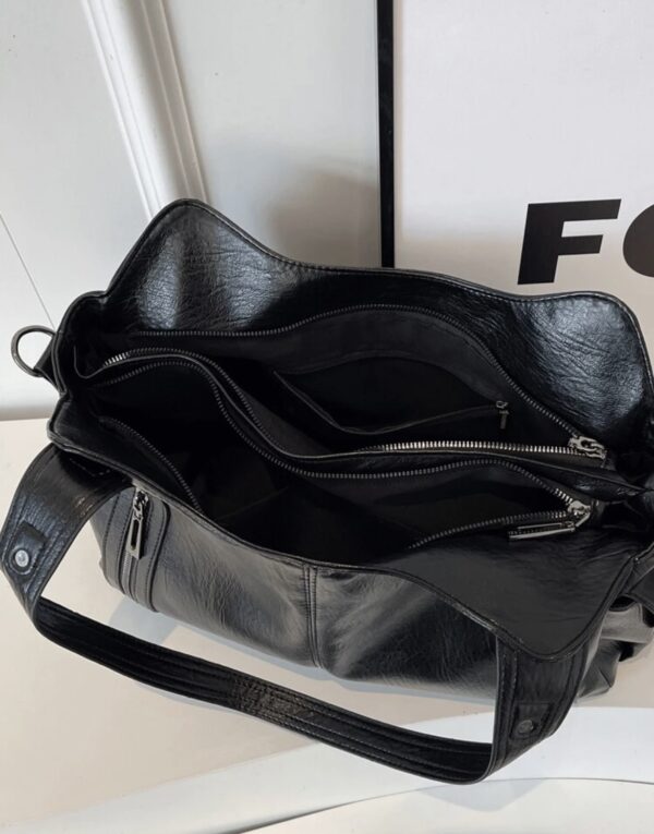Borsa nera a spalla similpelle - immagine 2