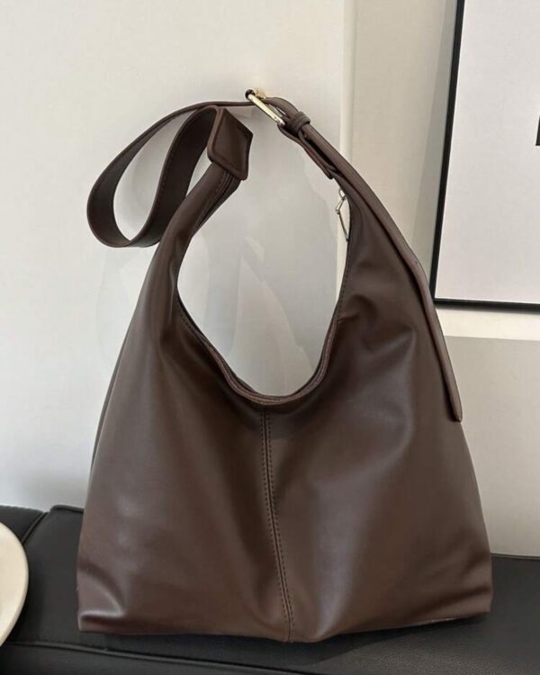 Borsa marrone a tracolla