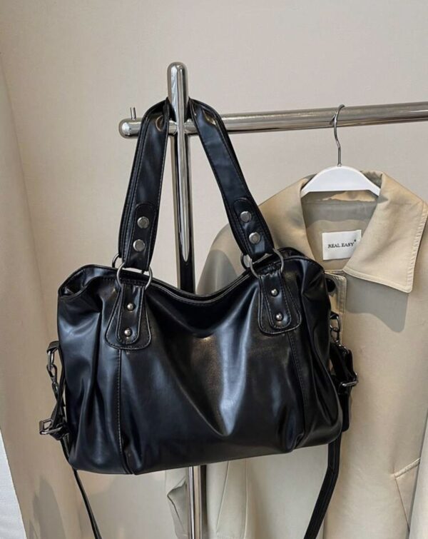Borsa Università Spaziosa: Funzionalità e Stile - immagine 3
