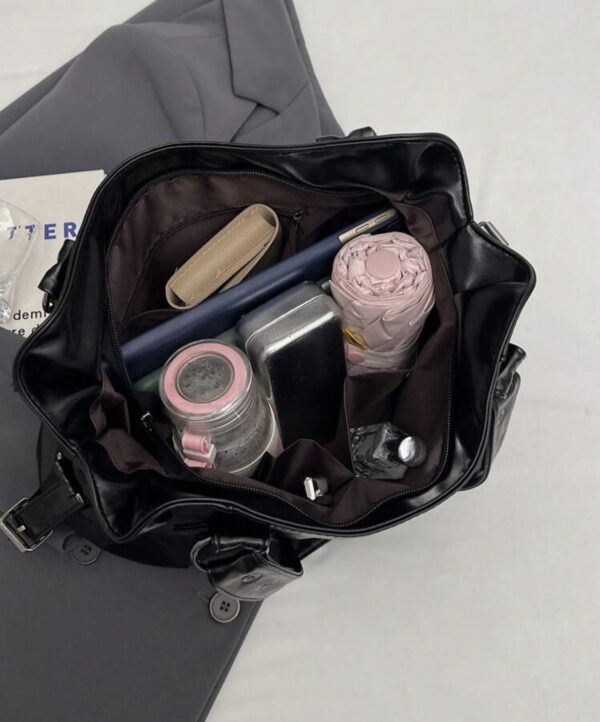 Borsa Università Spaziosa: Funzionalità e Stile - immagine 2
