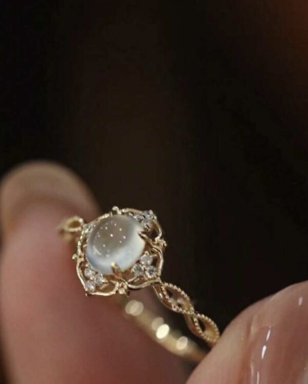 Anello in Acciaio Inox: Raffinatezza e Resistenza - immagine 2