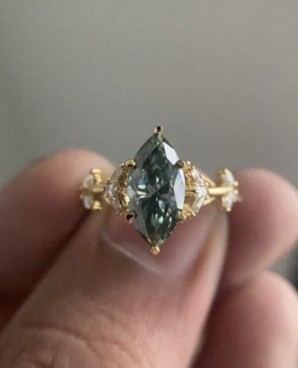 Anello Elegante con Pietra Azzurra - immagine 3