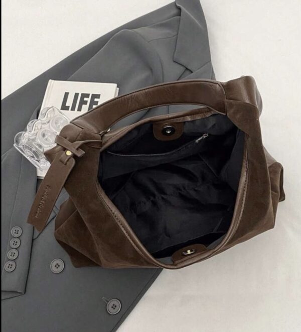 Borsa Marrone Scamosciata a Spalla: Eleganza e Stile Intempore - immagine 2