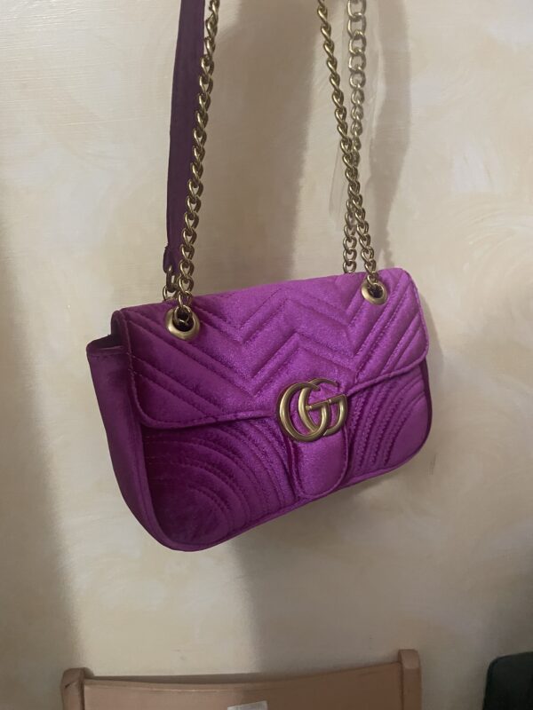 Elegante Borsa Velluto Rosa Modello Gucci per Ogni Stile - immagine 3