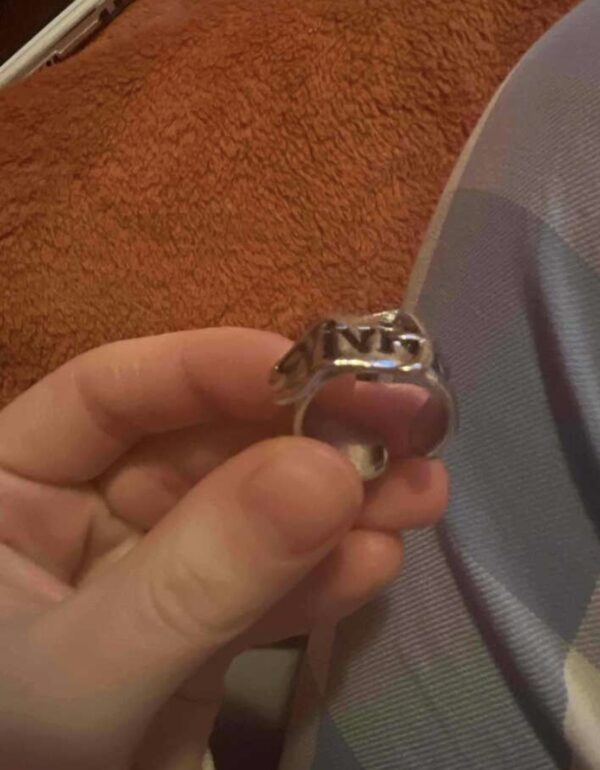Anello Regolabile in Stainless Steel: Versatilità e Stile Moderno - immagine 2