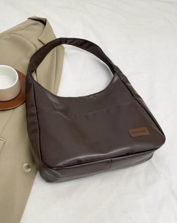 Borsa Marrone a Spalla in Ecopelle: Eleganza Pratica - immagine 3