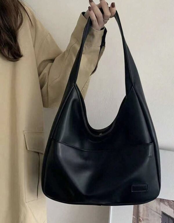 Borsa Nera a Spalla in Ecopelle: Eleganza Quotidiana - immagine 4