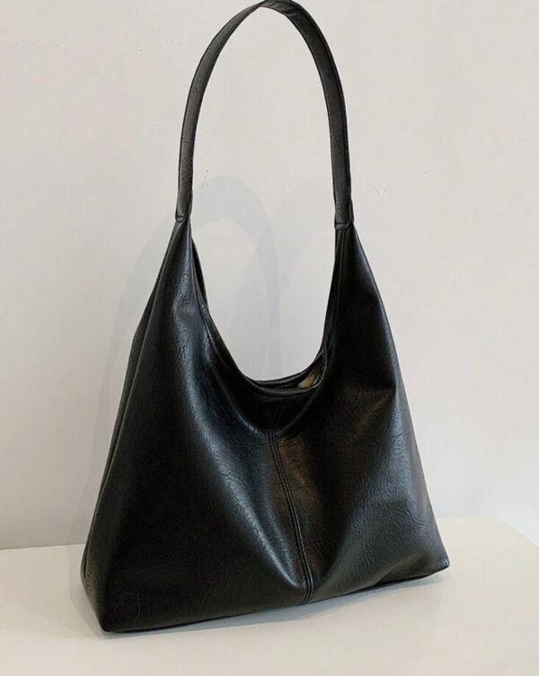 Borsa Nera a Spalla in Ecopelle con Pochette: Stile e Funzionalità - immagine 2